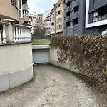 Nice, Spacious And Cozy Apartment