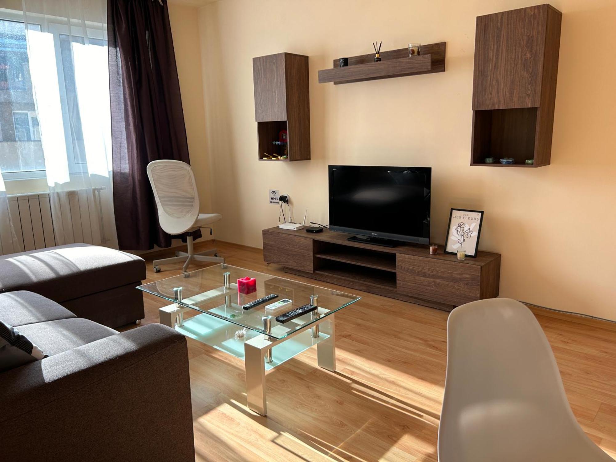 Apartemen Nice, Spacious And Cozy *