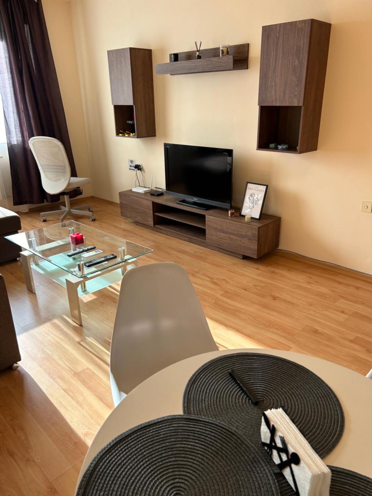 Apartment Nice, Spacious And Cozy *