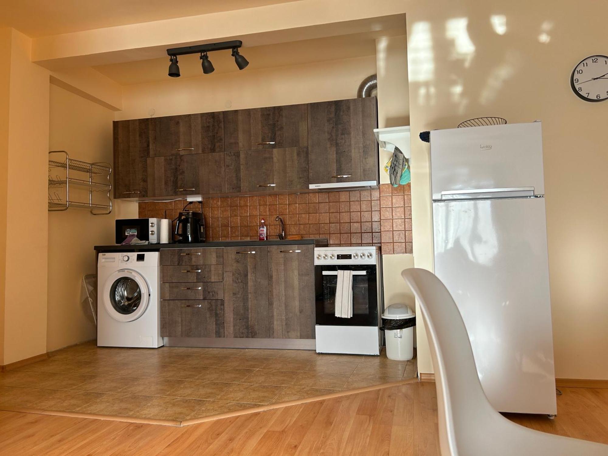Nice, Spacious And Cozy Apartemen *
